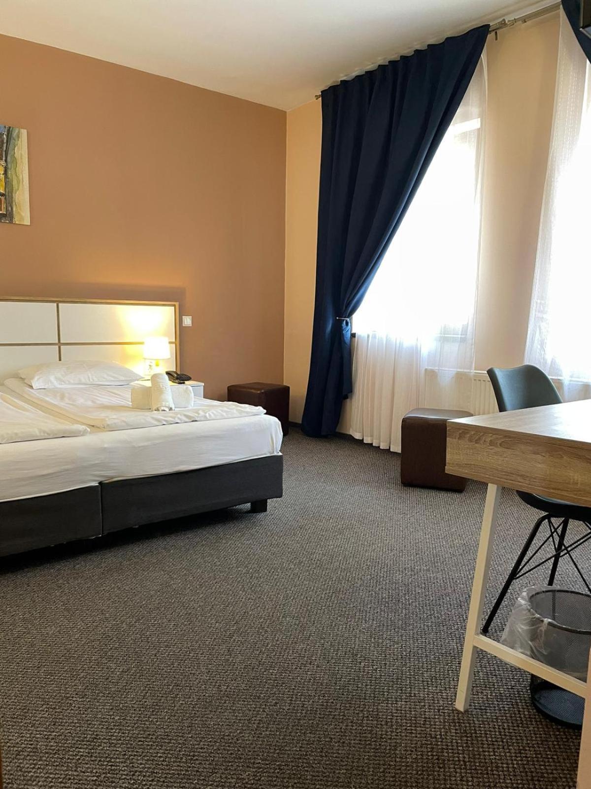 Long Street Hotel براشوف الغرفة الصورة