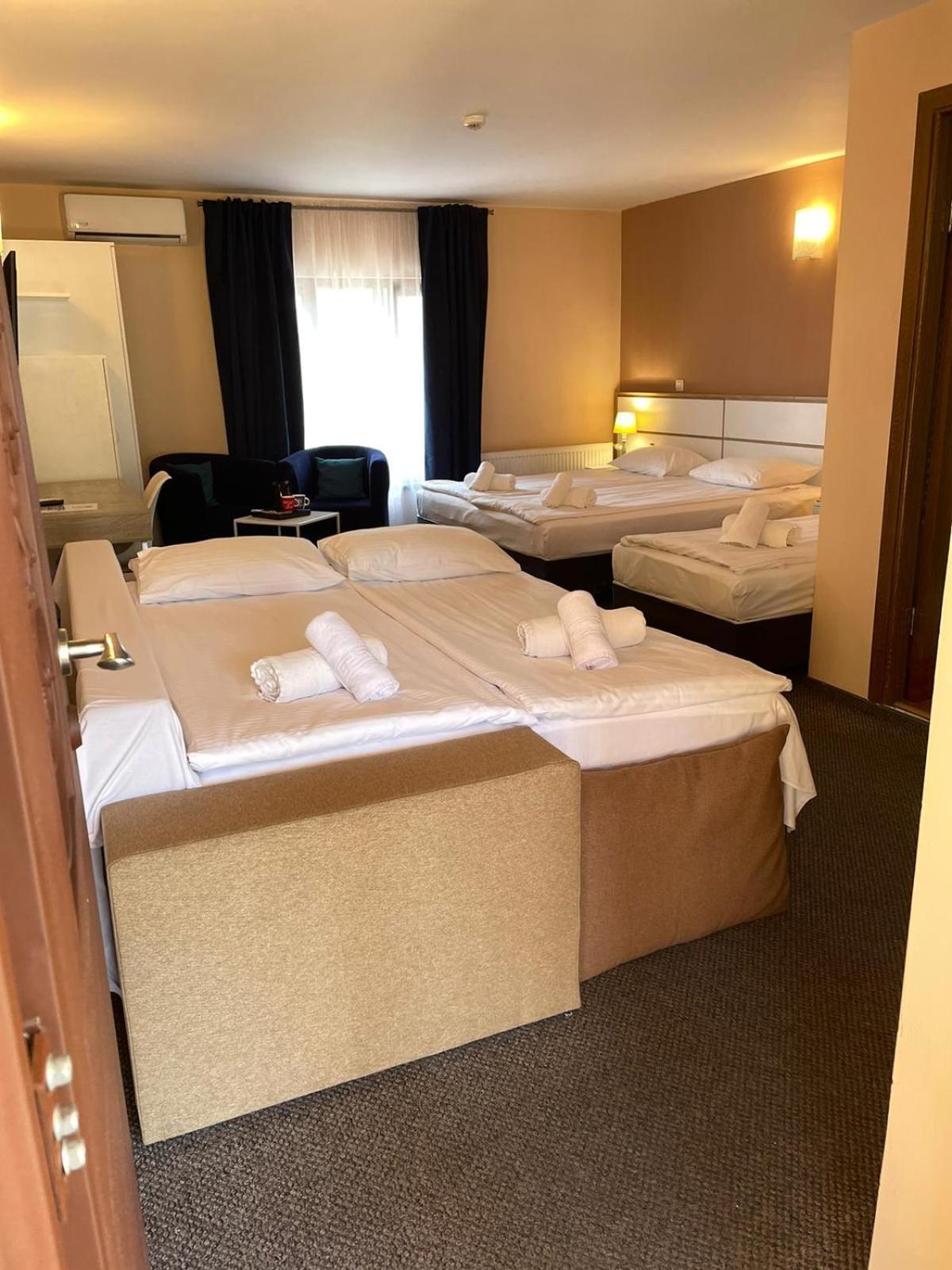 Long Street Hotel براشوف الغرفة الصورة
