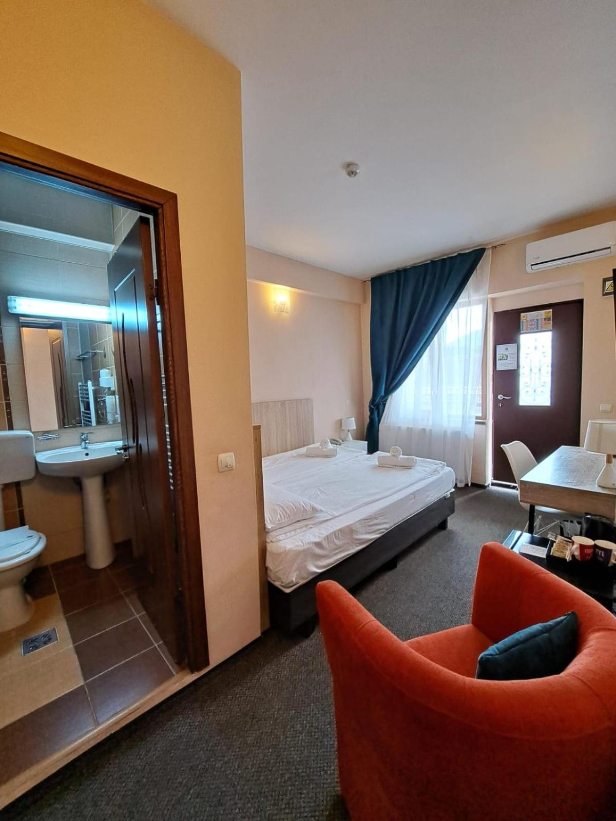 Long Street Hotel براشوف الغرفة الصورة