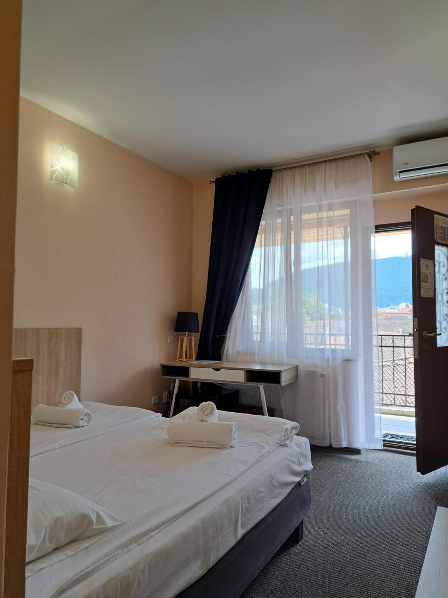Long Street Hotel براشوف الغرفة الصورة